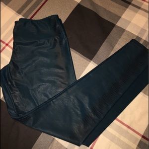 Onzie Blue Snakeprint Leggings